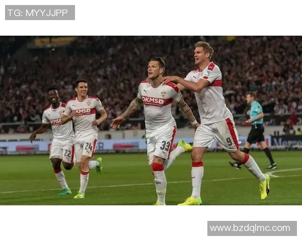 斯图加特德甲大胜柏林赫塔,展现出色实力和士气 斯图加特德甲大胜柏林赫塔,展现出色实力和士气